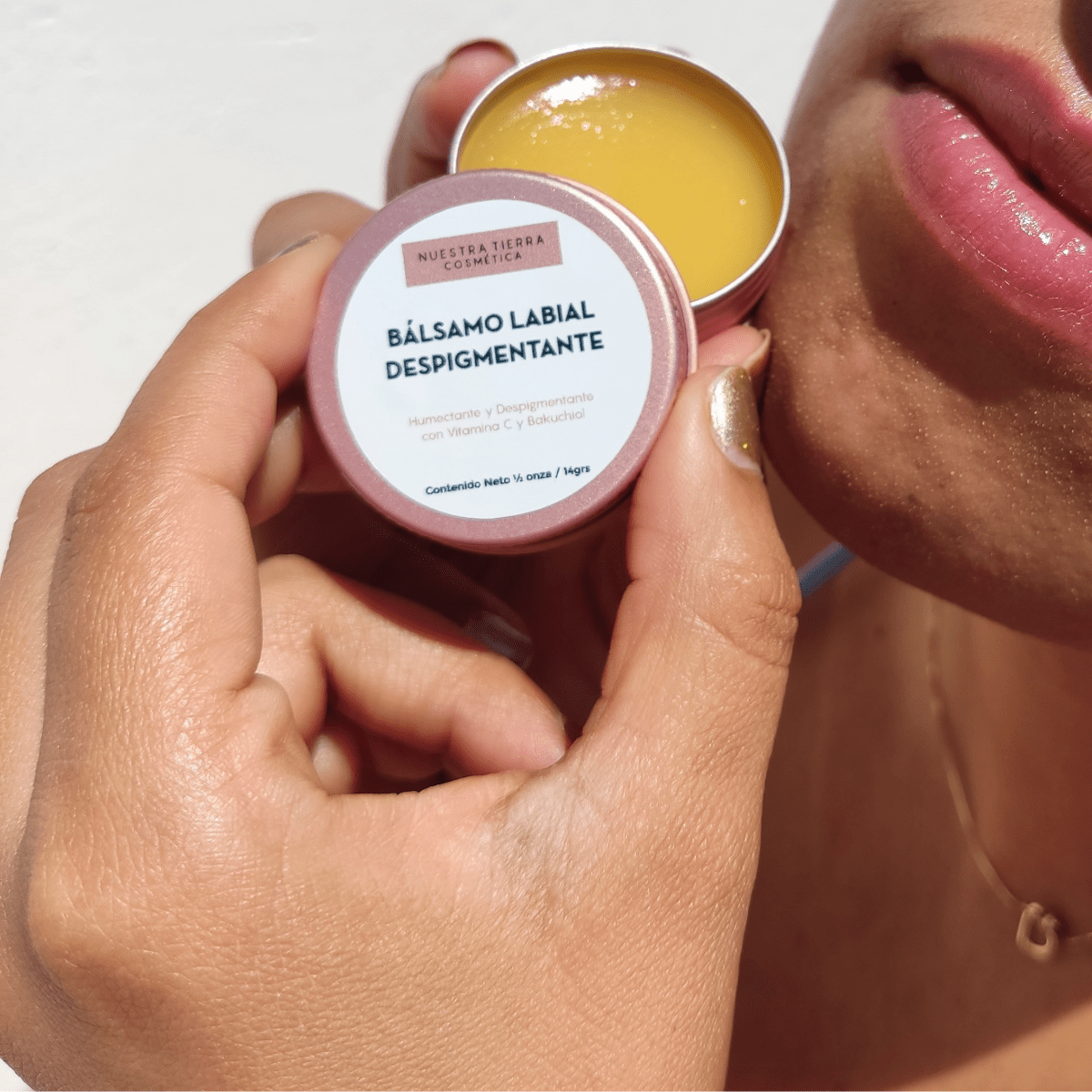 Bálsamo labial despigmentante con Vit. C estable - Nuestra Tierra Cosmética Ancestral