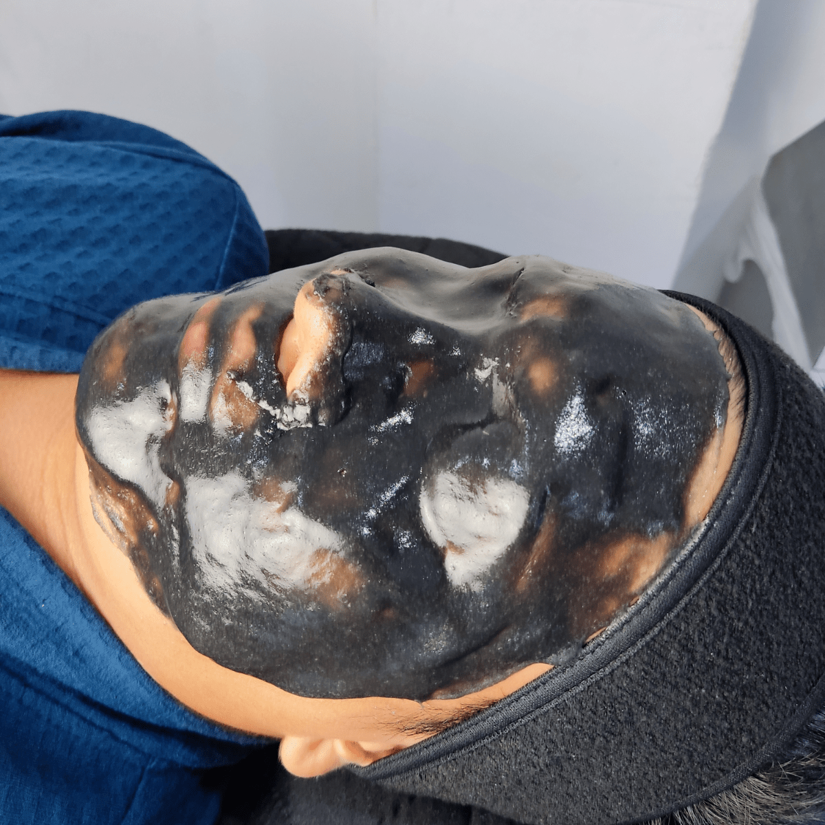 Charcoal Mascarilla Hidro - Plastica Purificante con Carbon Activado, Sauce y Tea Tree - Nuestra Tierra Cosmética Ancestral