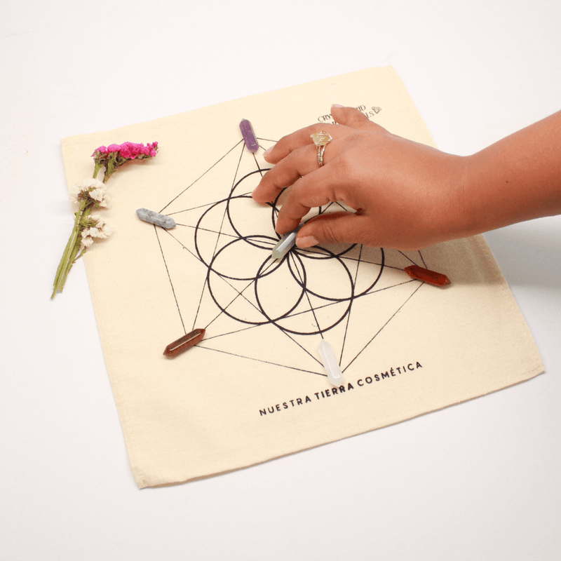 Crystal Grid Rejilla para Cristales en Manta Cruda✨ - Nuestra Tierra Cosmética Ancestral