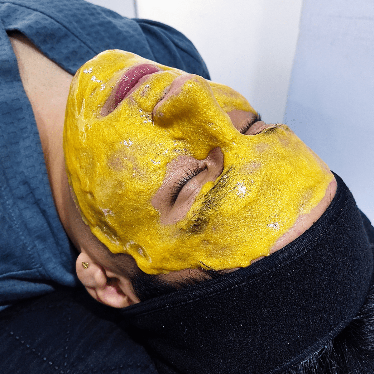 Gold 24K Mascarilla Hidro - Plastica Reafirmante y Anti - Edad con Oro y Argirelina - Nuestra Tierra Cosmética Ancestral