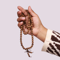 Japa Mala de 108 cuentas de madera de sándalo - Nuestra Tierra Cosmética Ancestral