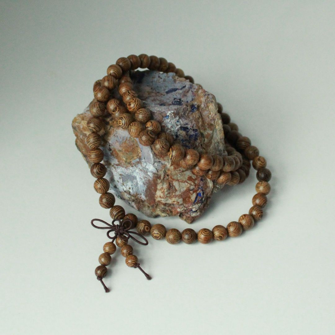 Japa Mala de 108 cuentas de madera de sándalo - Nuestra Tierra Cosmética Ancestral