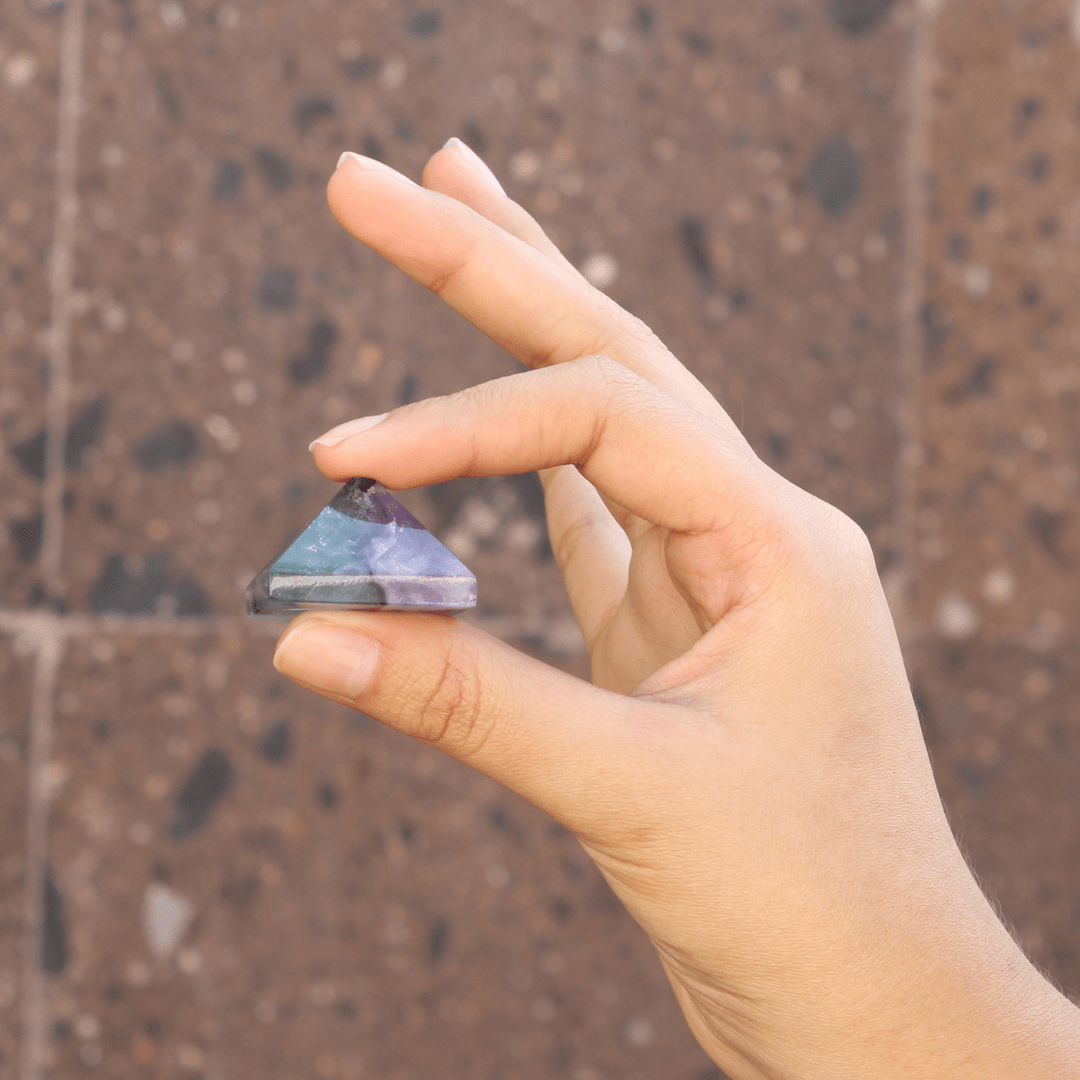 Piramide de Fluorita💎 - Nuestra Tierra Cosmética Ancestral