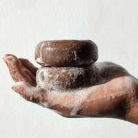 Raices Shampoo Solido 2 en 1 Anti - Caida y Crecimiento - Nuestra Tierra Cosmética Ancestral