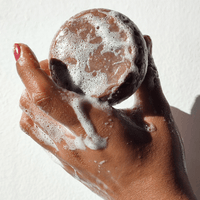 Raices Shampoo Solido 2 en 1 Anti - Caida y Crecimiento - Nuestra Tierra Cosmética Ancestral